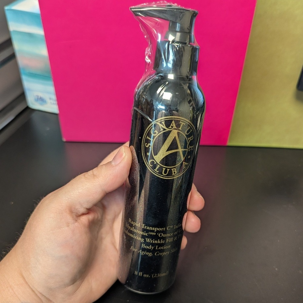 Signature Club A Body Lotion Black/Gold Hyaluronic Wrinkle‎ Fill 8oz